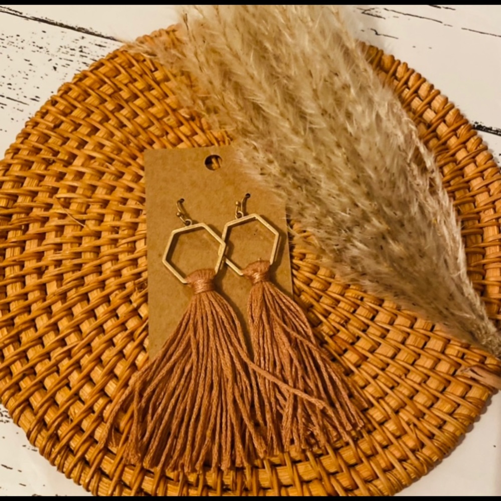 Fringe mauve earrings